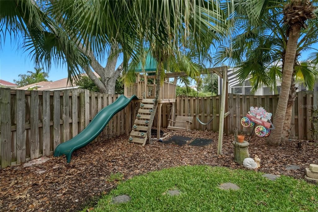 For Sale: $1,650,000 (5 beds, 4 baths, 3770 Square Feet)