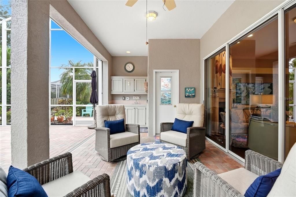 For Sale: $1,650,000 (5 beds, 4 baths, 3770 Square Feet)