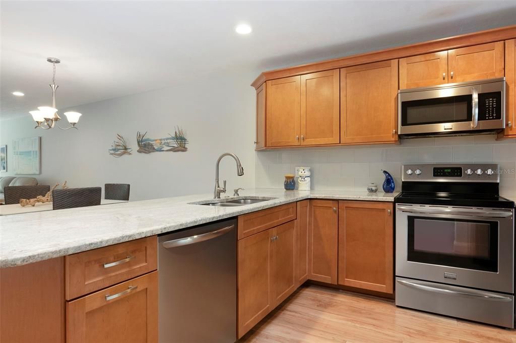 For Sale: $349,000 (2 beds, 2 baths, 1400 Square Feet)
