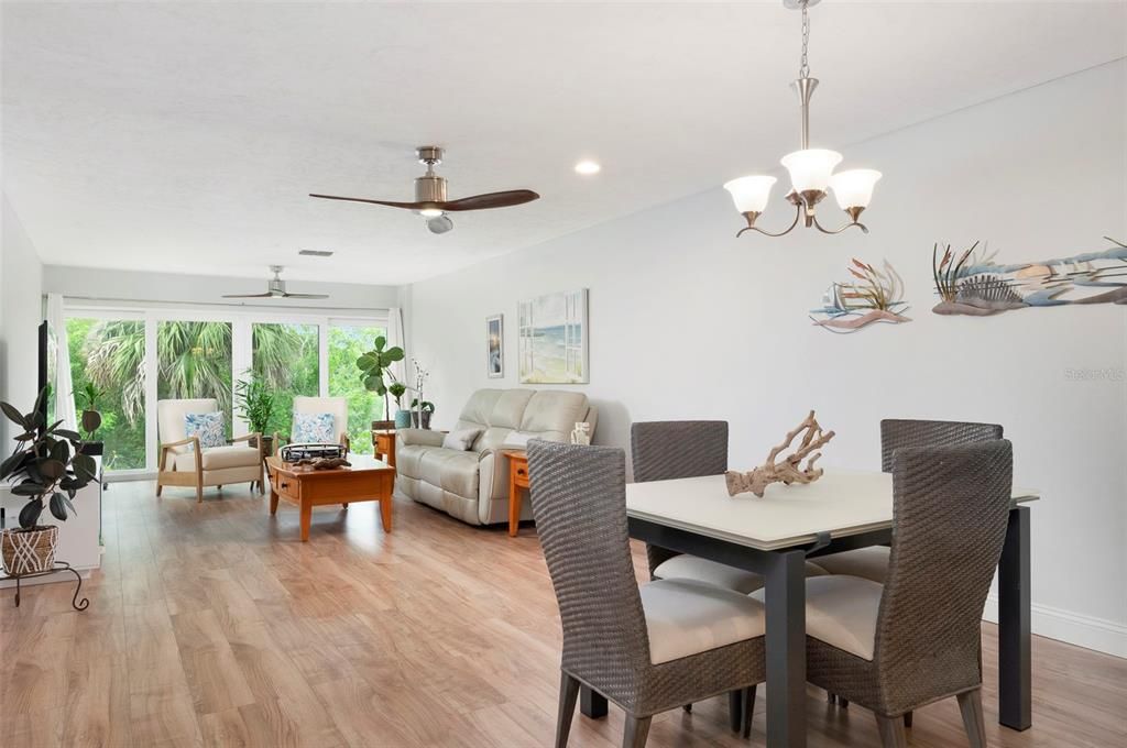 For Sale: $349,000 (2 beds, 2 baths, 1400 Square Feet)
