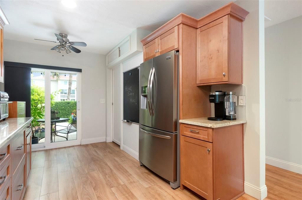 For Sale: $349,000 (2 beds, 2 baths, 1400 Square Feet)