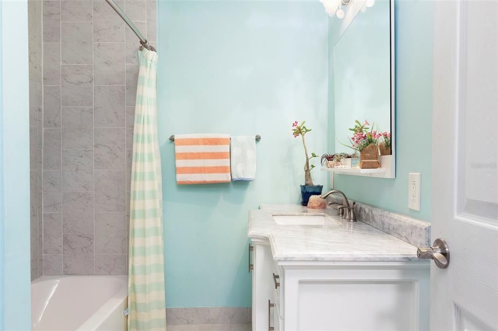 For Sale: $349,000 (2 beds, 2 baths, 1400 Square Feet)