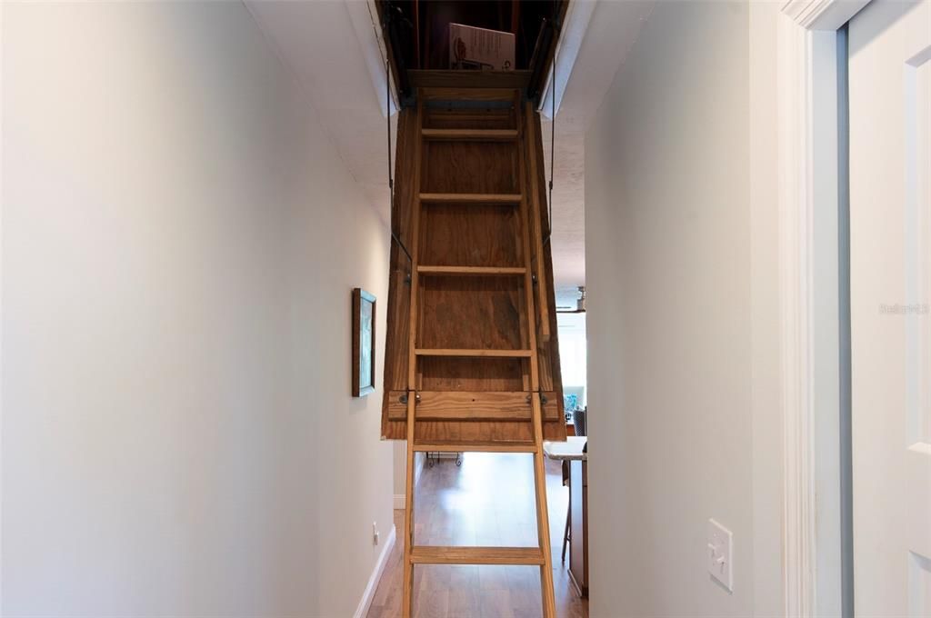 For Sale: $349,000 (2 beds, 2 baths, 1400 Square Feet)