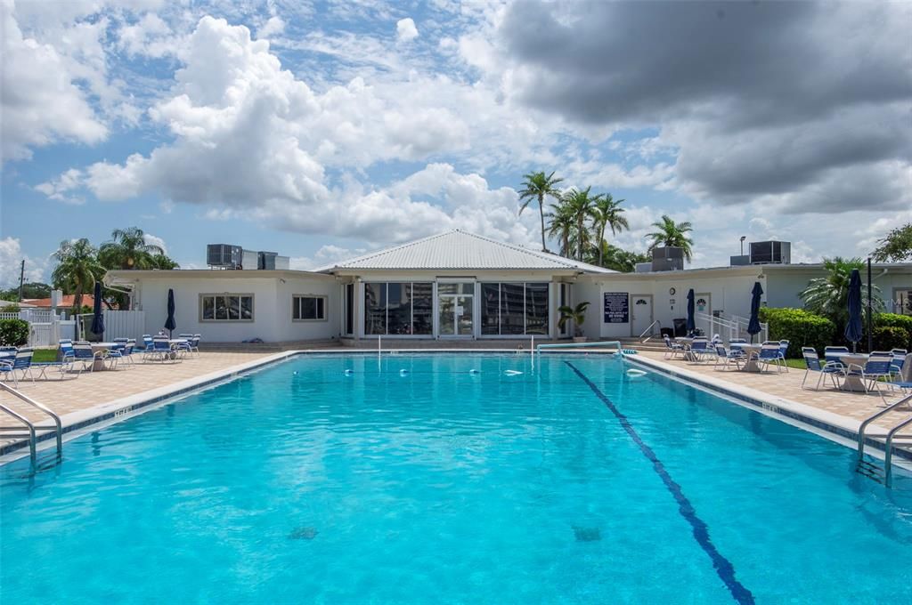For Sale: $349,000 (2 beds, 2 baths, 1400 Square Feet)