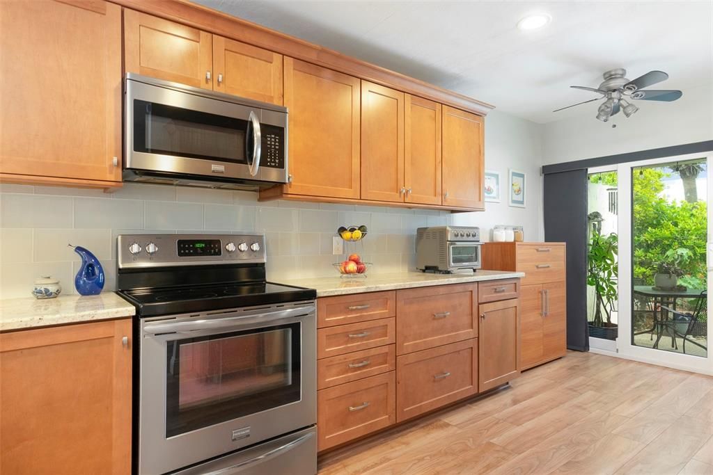 For Sale: $349,000 (2 beds, 2 baths, 1400 Square Feet)