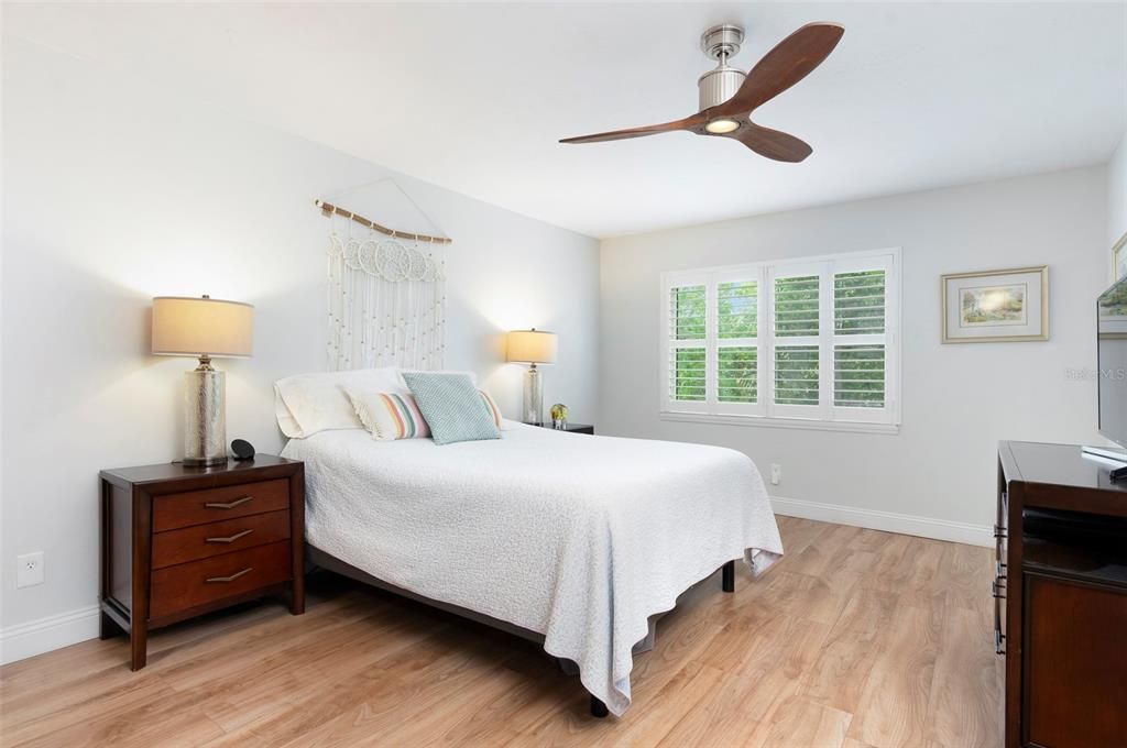 For Sale: $349,000 (2 beds, 2 baths, 1400 Square Feet)