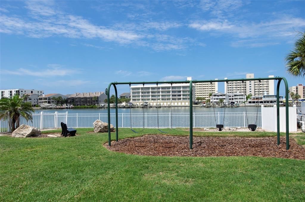 For Sale: $349,000 (2 beds, 2 baths, 1400 Square Feet)