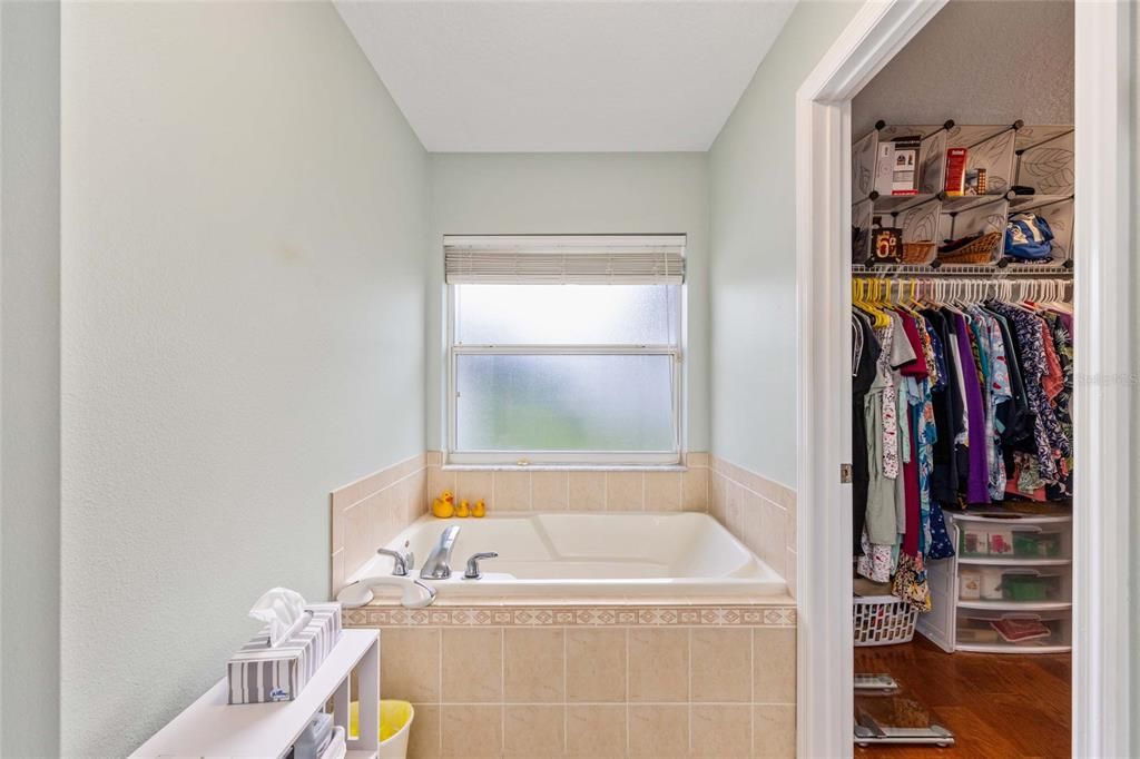 For Sale: $379,900 (3 beds, 2 baths, 1777 Square Feet)