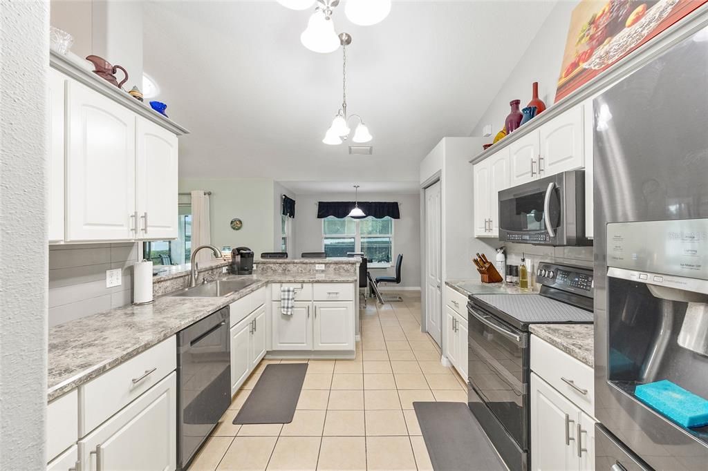 For Sale: $379,900 (3 beds, 2 baths, 1777 Square Feet)