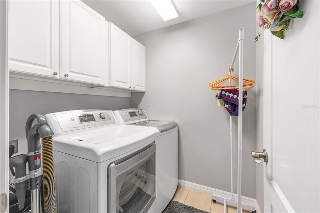 For Sale: $379,900 (3 beds, 2 baths, 1777 Square Feet)
