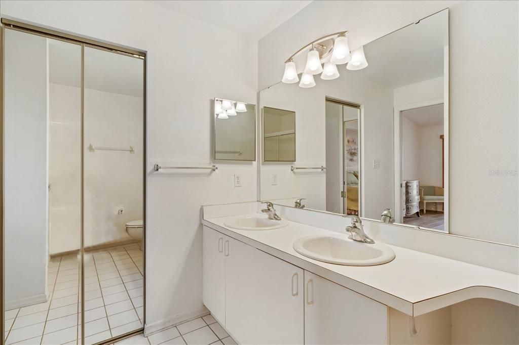 For Rent: $1,900 (2 beds, 2 baths, 1300 Square Feet)