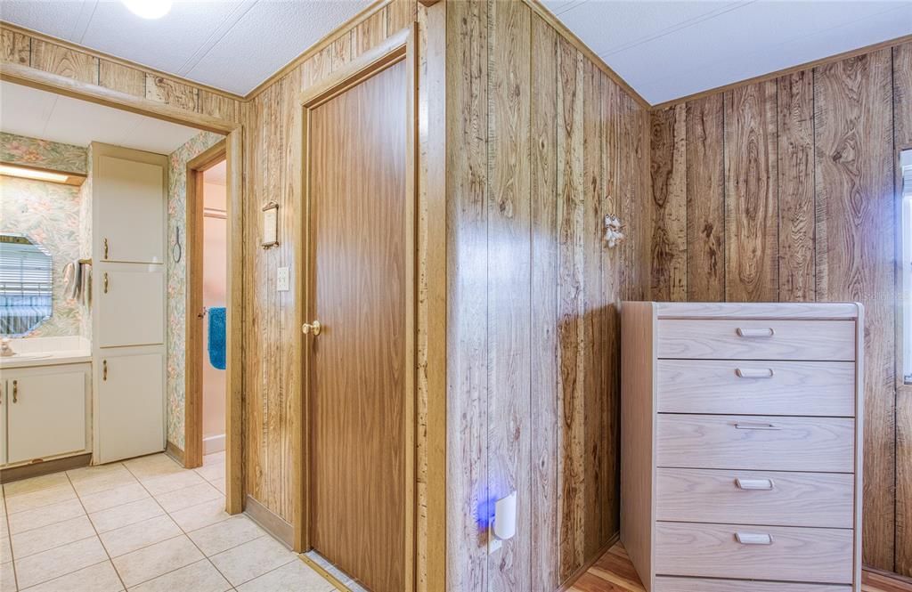 На продажу: $260,000 (2 спален, 2 ванн, 1301 Квадратных фут)