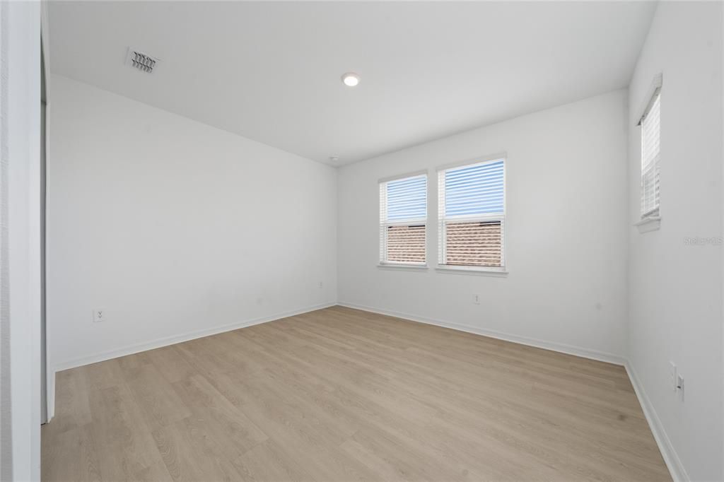 En Venta: $645,000 (4 camas, 3 baños, 3058 Pies cuadrados)