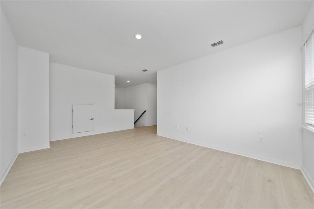 En Venta: $645,000 (4 camas, 3 baños, 3058 Pies cuadrados)