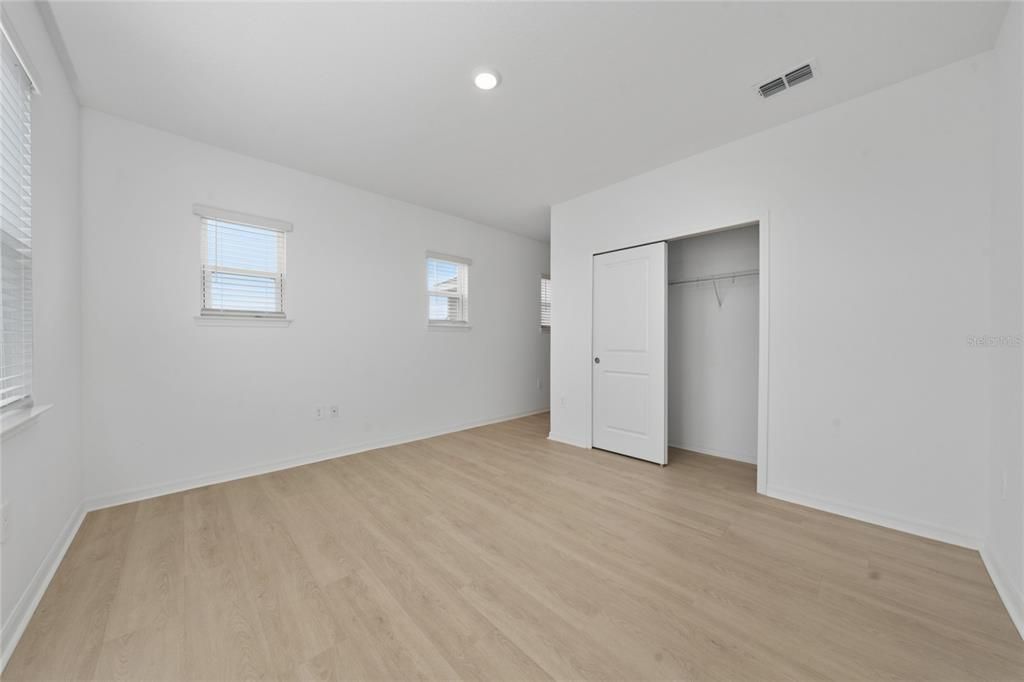 En Venta: $645,000 (4 camas, 3 baños, 3058 Pies cuadrados)