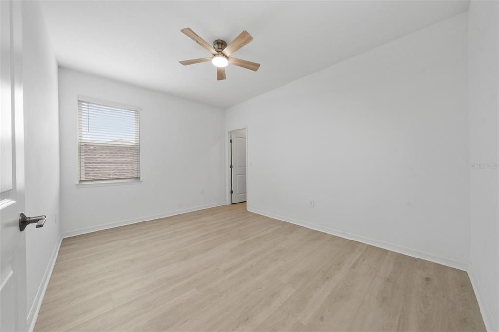 En Venta: $645,000 (4 camas, 3 baños, 3058 Pies cuadrados)
