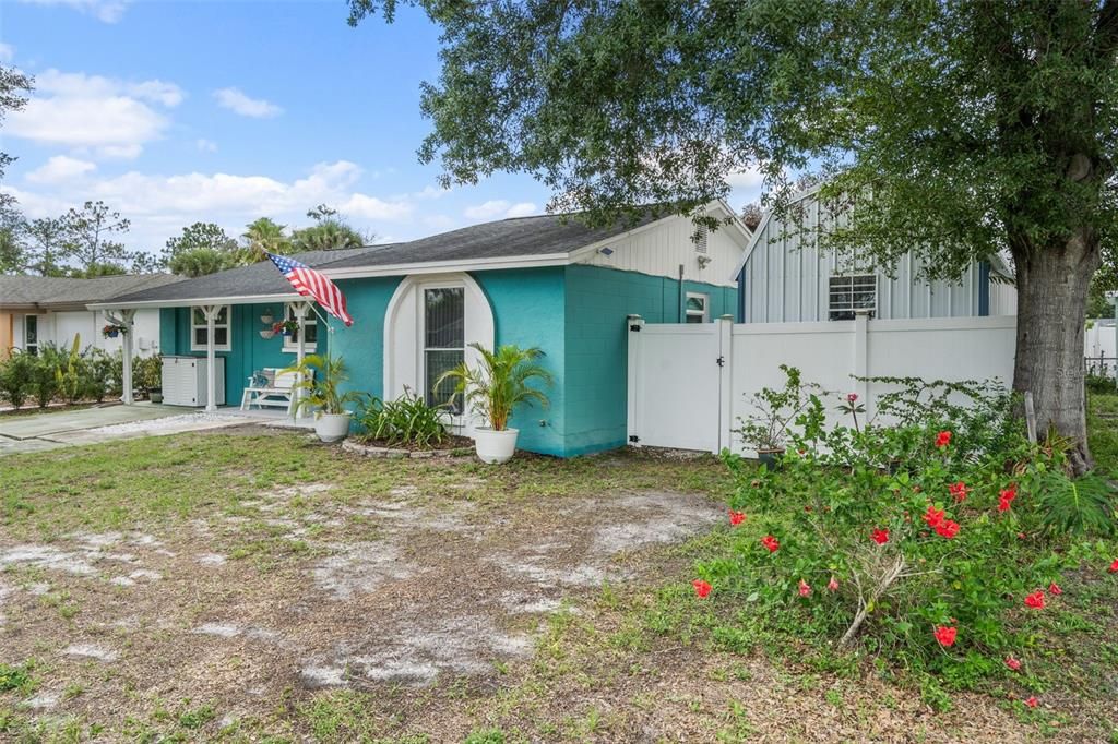 For Sale: $464,900 (3 beds, 2 baths, 1300 Square Feet)