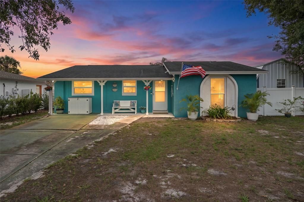 For Sale: $464,900 (3 beds, 2 baths, 1300 Square Feet)