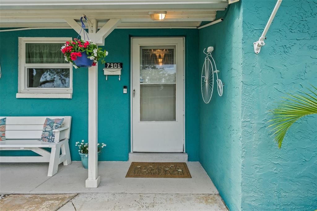 For Sale: $464,900 (3 beds, 2 baths, 1300 Square Feet)