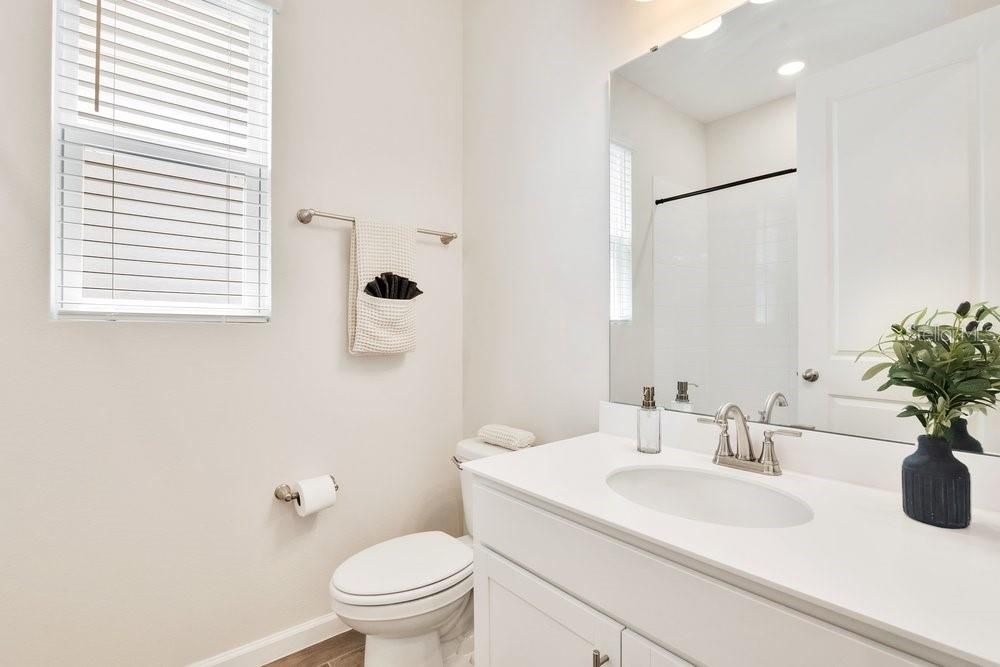 For Sale: $335,000 (4 beds, 3 baths, 2070 Square Feet)
