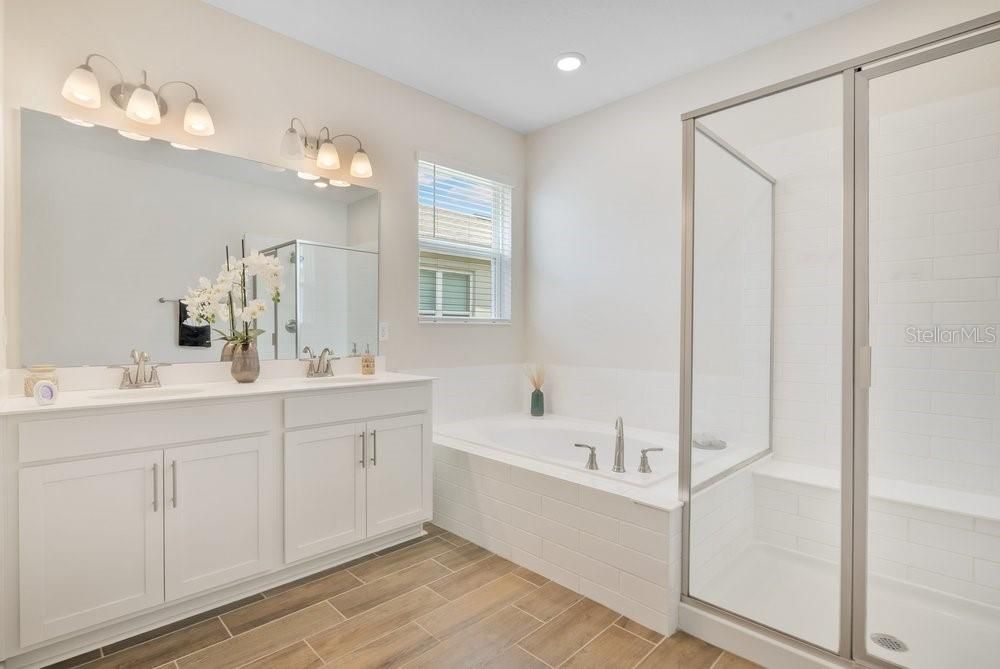 For Sale: $335,000 (4 beds, 3 baths, 2070 Square Feet)