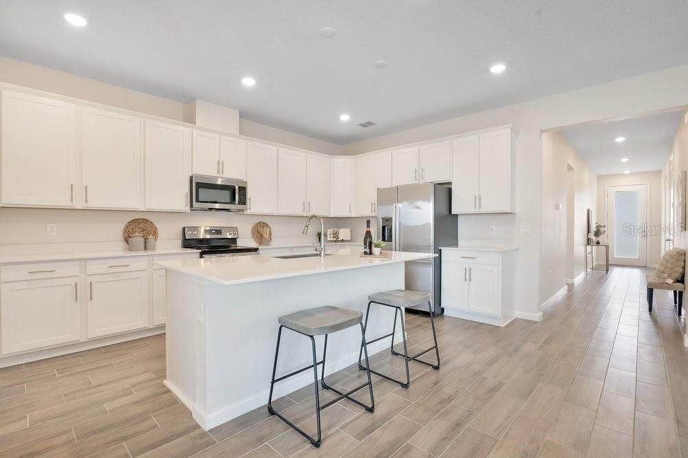 For Sale: $335,000 (4 beds, 3 baths, 2070 Square Feet)