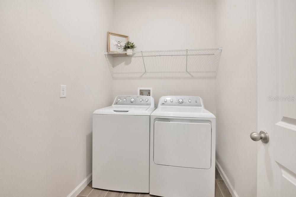 For Sale: $335,000 (4 beds, 3 baths, 2070 Square Feet)