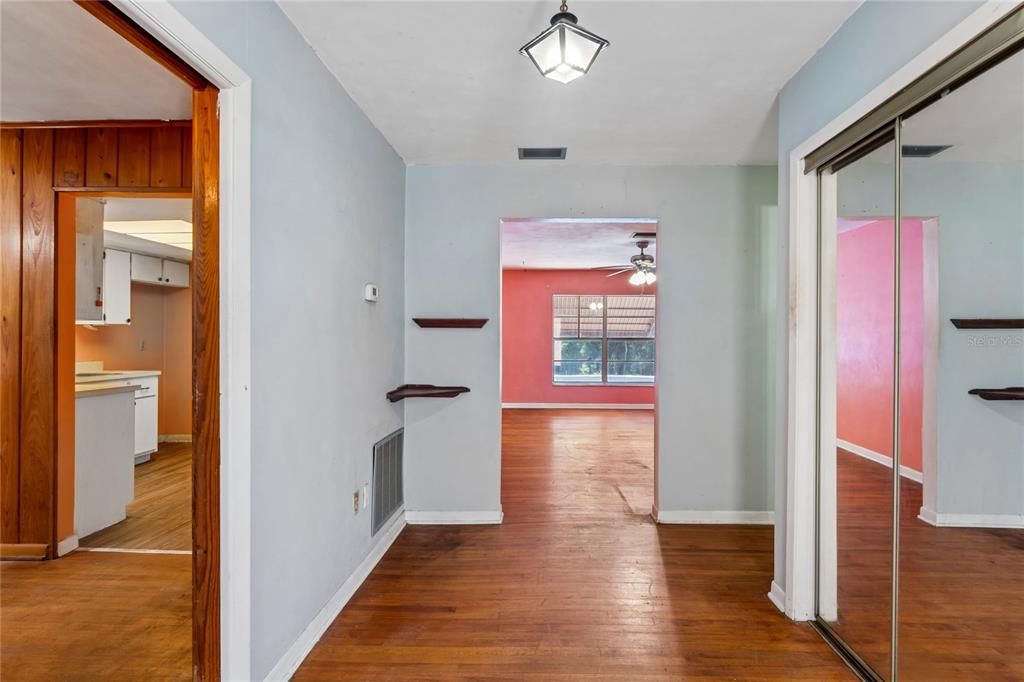 For Sale: $329,999 (3 beds, 2 baths, 2092 Square Feet)