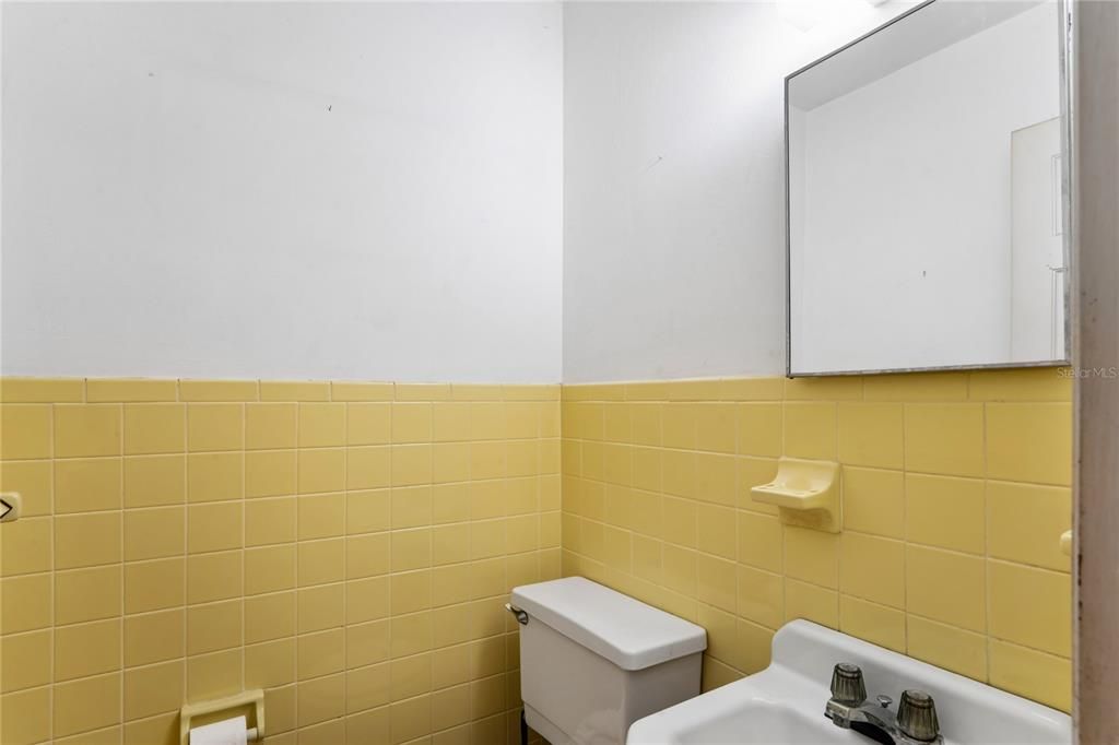 For Sale: $329,999 (3 beds, 2 baths, 2092 Square Feet)