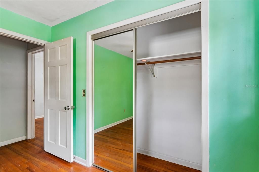 For Sale: $329,999 (3 beds, 2 baths, 2092 Square Feet)