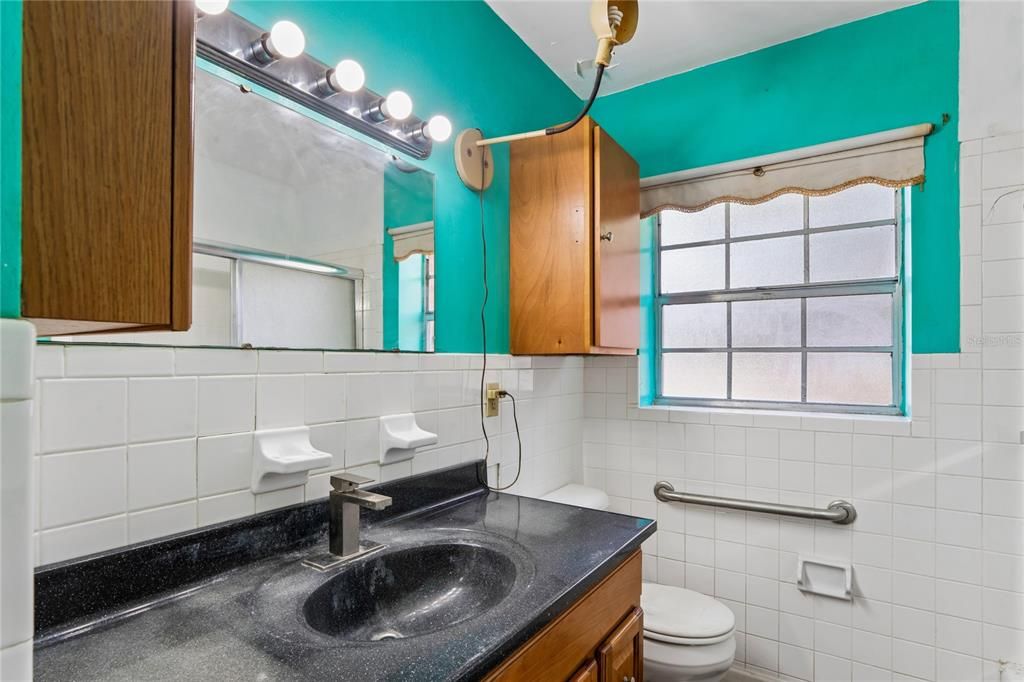 For Sale: $329,999 (3 beds, 2 baths, 2092 Square Feet)