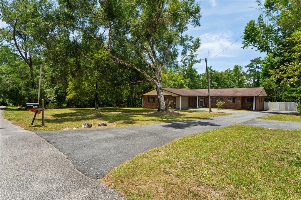 For Sale: $329,999 (3 beds, 2 baths, 2092 Square Feet)
