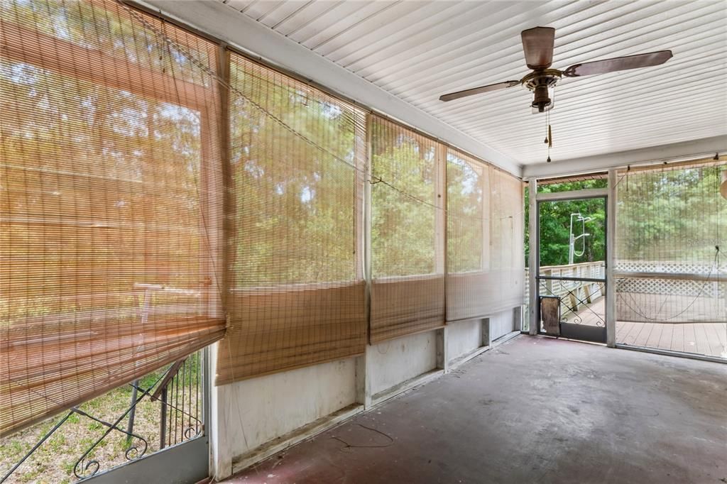 For Sale: $329,999 (3 beds, 2 baths, 2092 Square Feet)