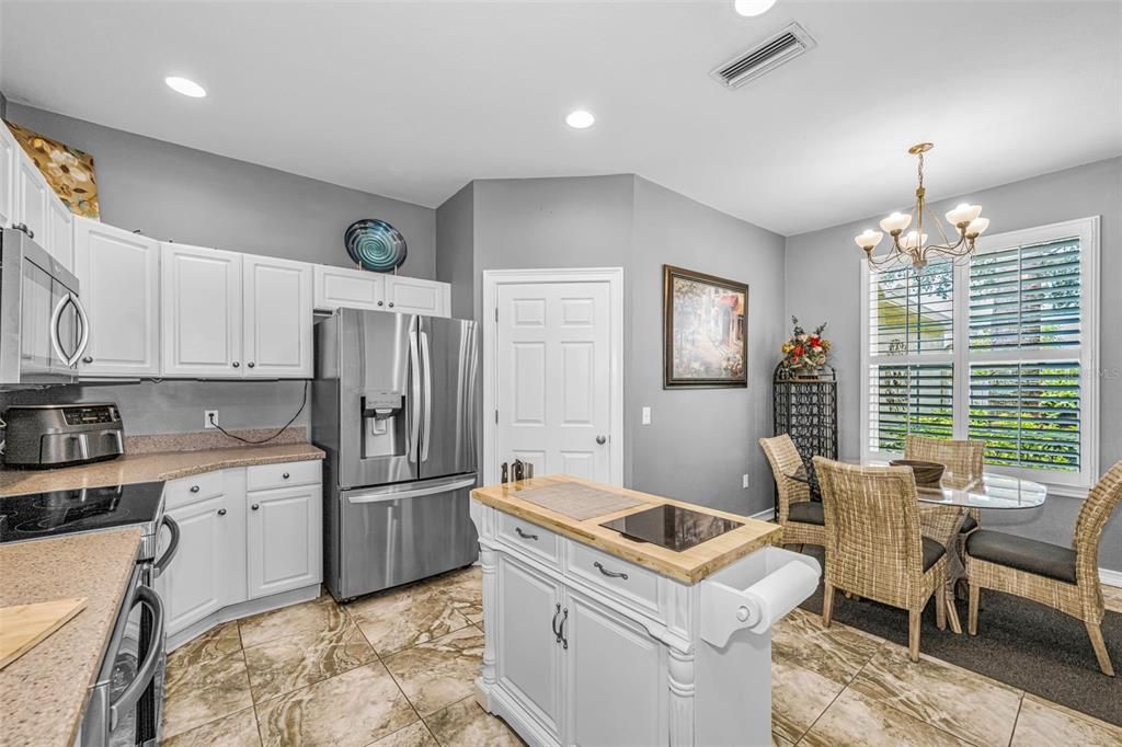 For Sale: $590,000 (4 beds, 2 baths, 2400 Square Feet)