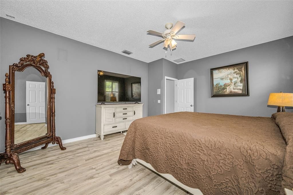 For Sale: $590,000 (4 beds, 2 baths, 2400 Square Feet)