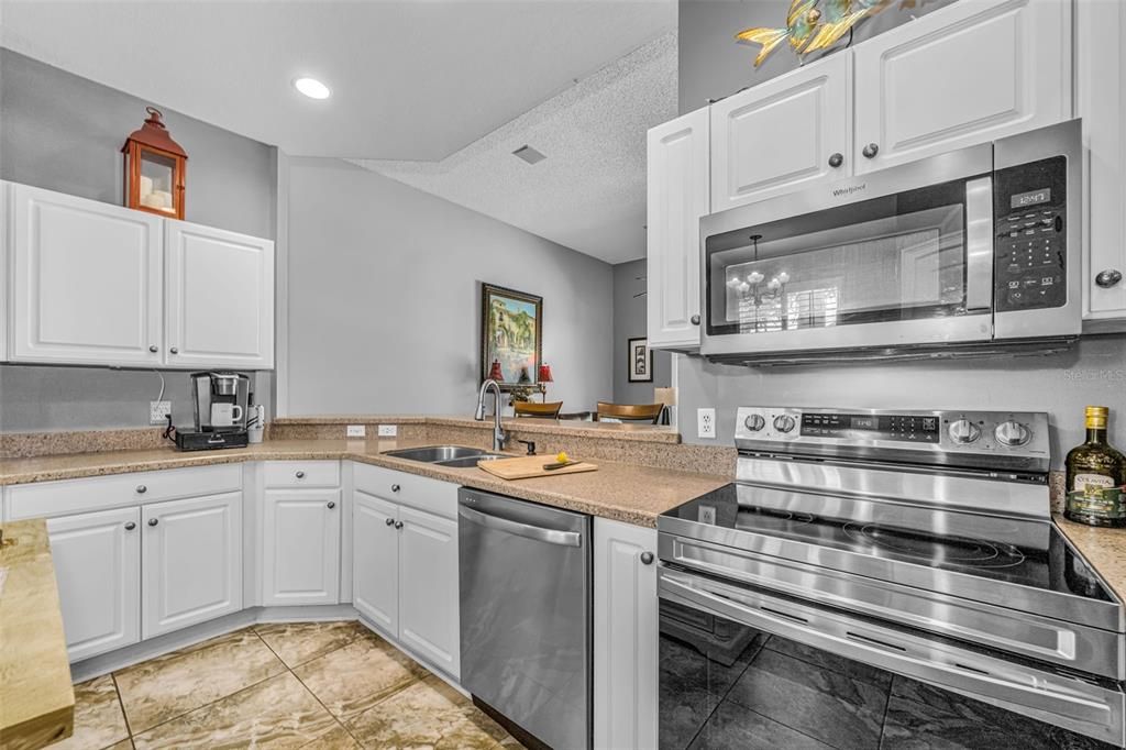 For Sale: $590,000 (4 beds, 2 baths, 2400 Square Feet)
