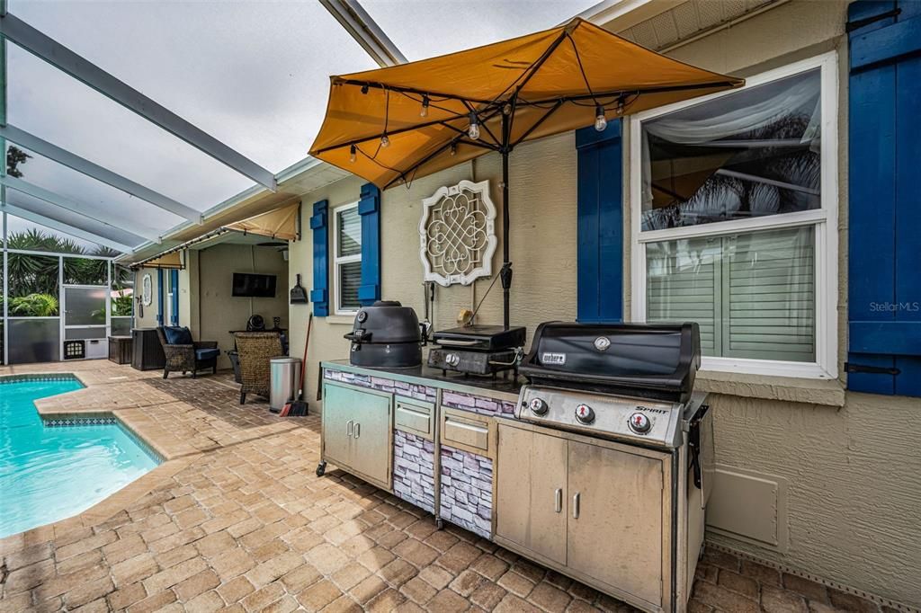 For Sale: $590,000 (4 beds, 2 baths, 2400 Square Feet)