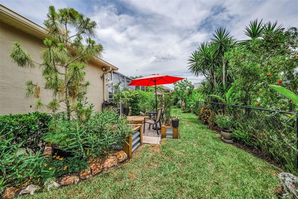 For Sale: $590,000 (4 beds, 2 baths, 2400 Square Feet)