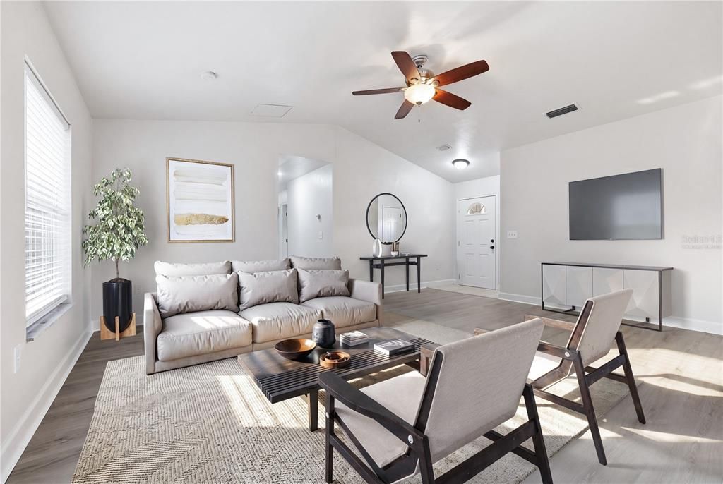 For Sale: $268,750 (3 beds, 2 baths, 1414 Square Feet)