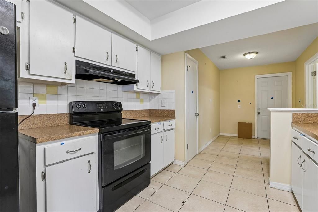 На продажу: $199,900 (3 спален, 2 ванн, 1325 Квадратных фут)