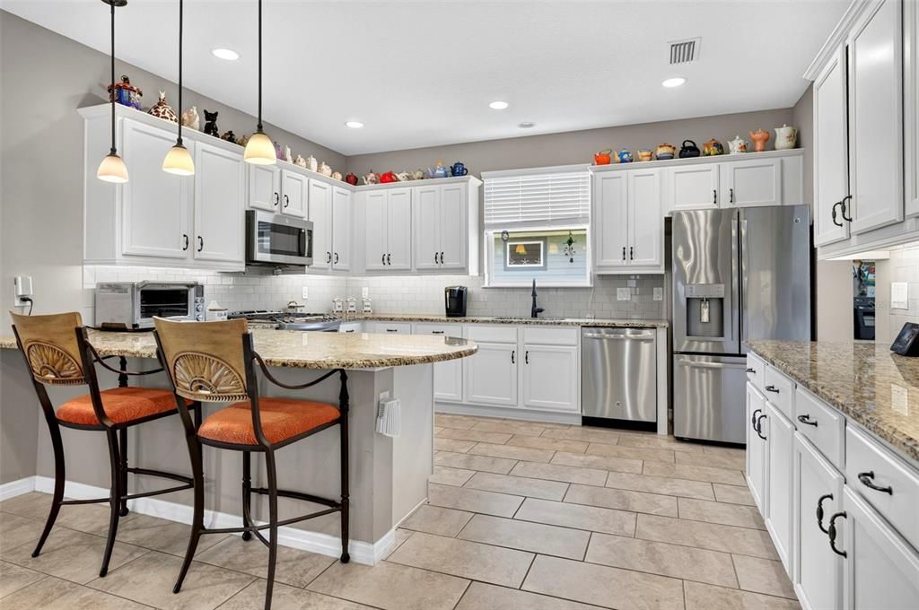For Sale: $349,000 (2 beds, 2 baths, 1857 Square Feet)