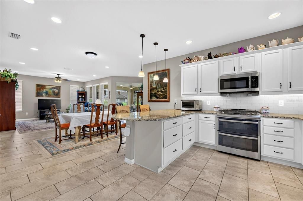 For Sale: $349,000 (2 beds, 2 baths, 1857 Square Feet)