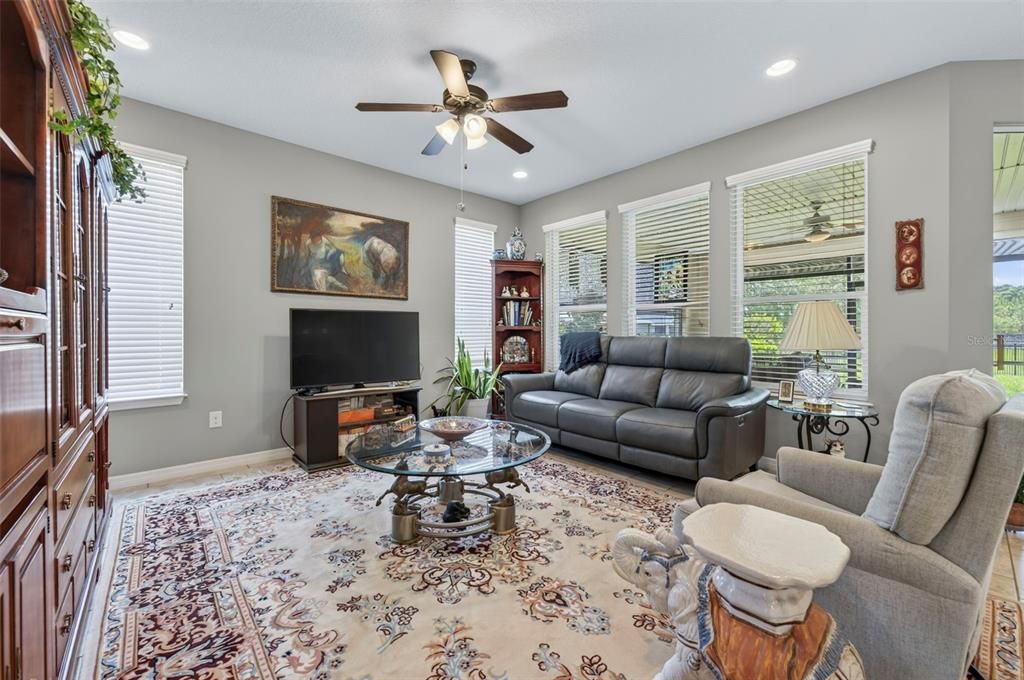 For Sale: $349,000 (2 beds, 2 baths, 1857 Square Feet)