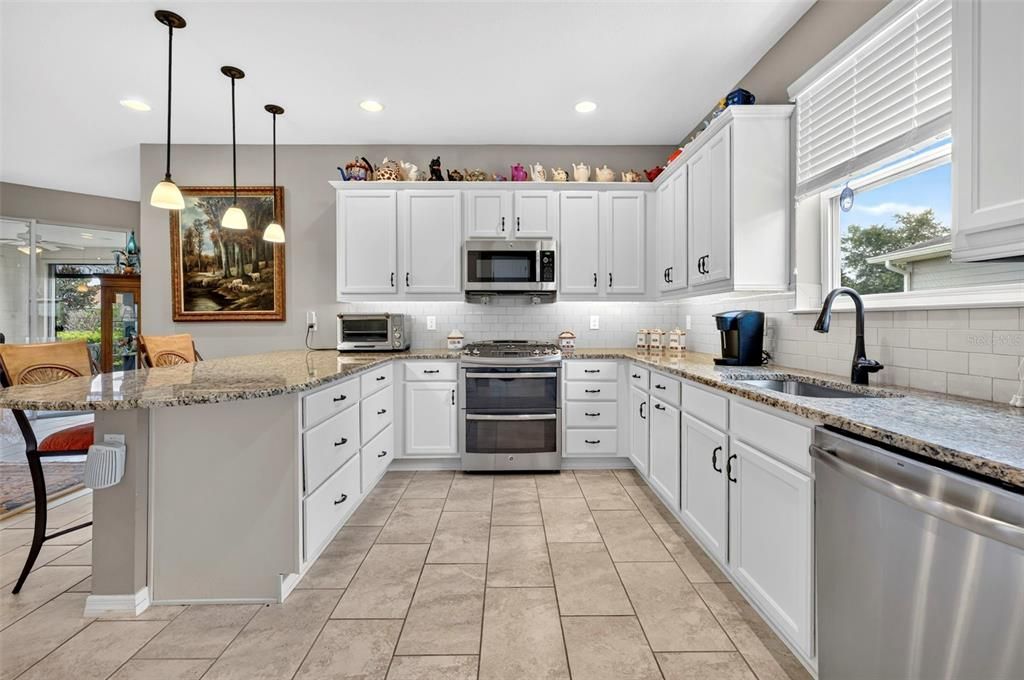 For Sale: $349,000 (2 beds, 2 baths, 1857 Square Feet)