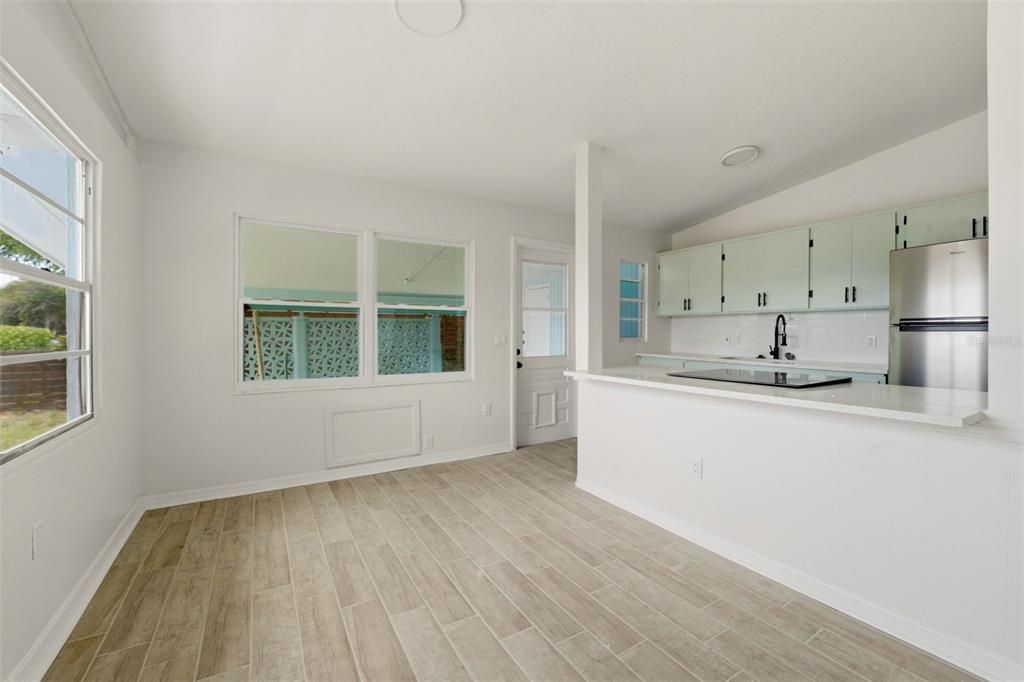 For Sale: $299,900 (3 beds, 1 baths, 1120 Square Feet)