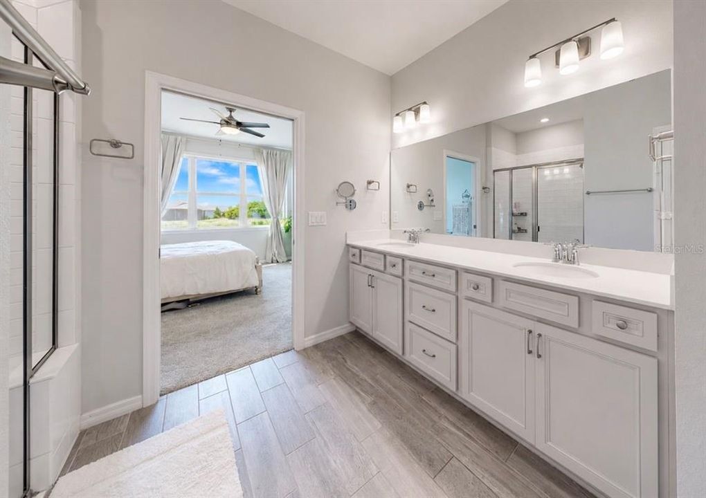 На продажу: $359,999 (3 спален, 2 ванн, 1584 Квадратных фут)