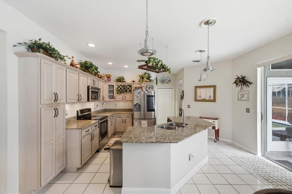 For Sale: $575,000 (4 beds, 3 baths, 2157 Square Feet)