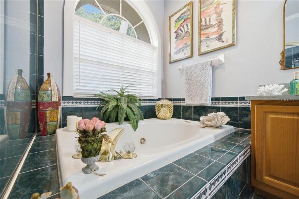 For Sale: $575,000 (4 beds, 3 baths, 2157 Square Feet)