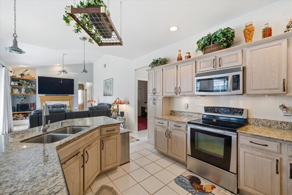 For Sale: $575,000 (4 beds, 3 baths, 2157 Square Feet)