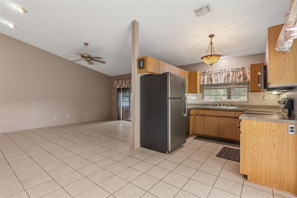 For Sale: $435,000 (3 beds, 2 baths, 1325 Square Feet)